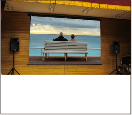 プロジェクタースクリーン使用例2